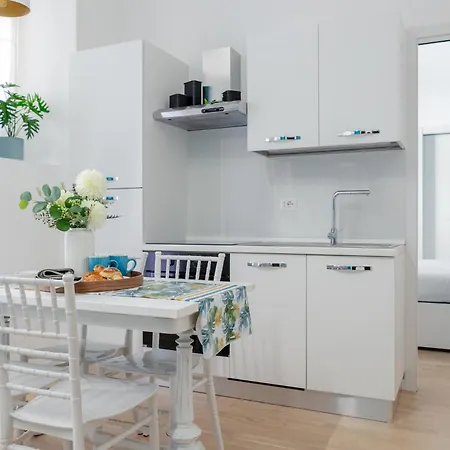 Parisi Apt-3